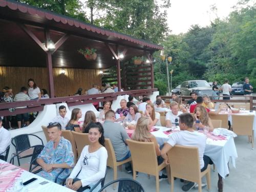 221598967_897356520989881_5930813925287700488_n